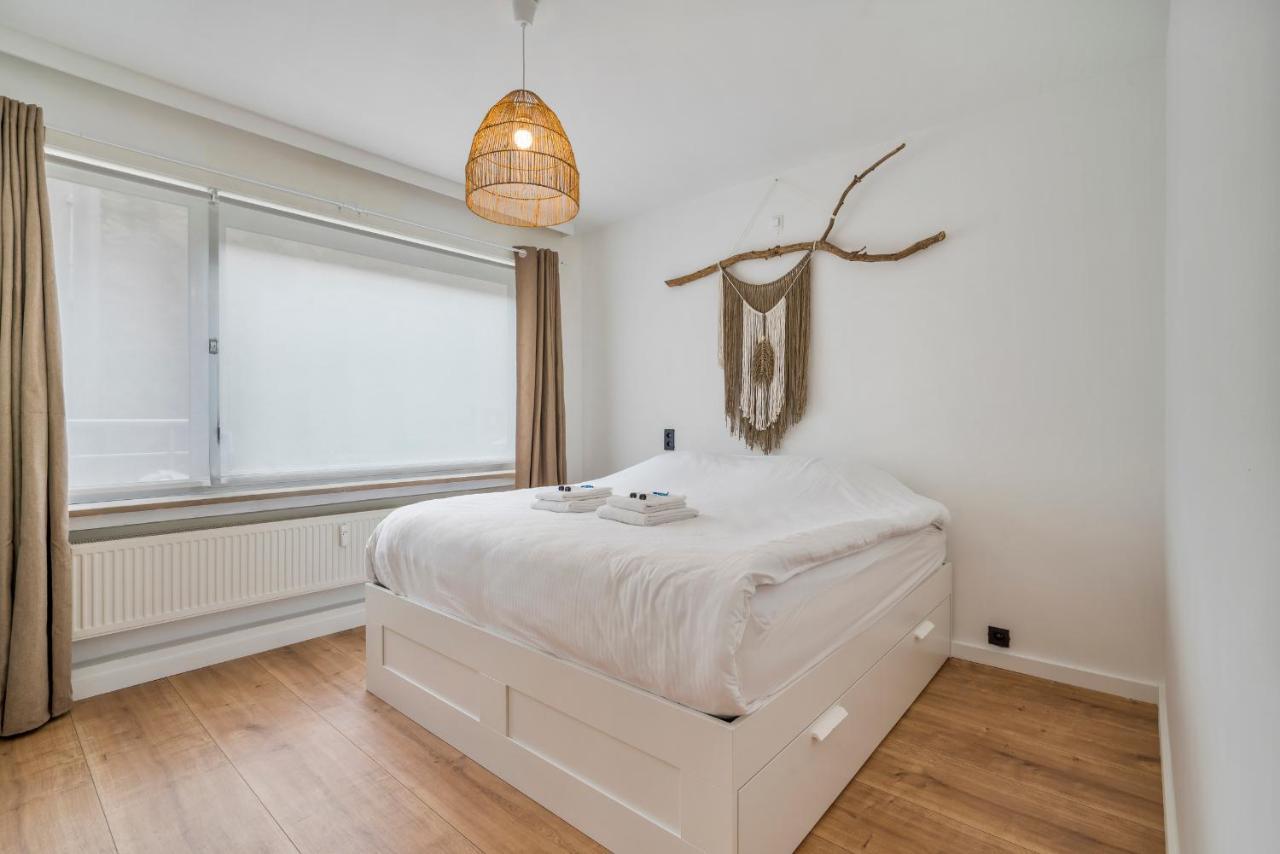 Ruim En Warm Appartement In De Winkelstraat Van Oostende Bagian luar foto
